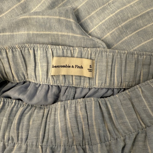 Abercrombie & Fitch Light Blue Striped Pants - Picture 4 of 4